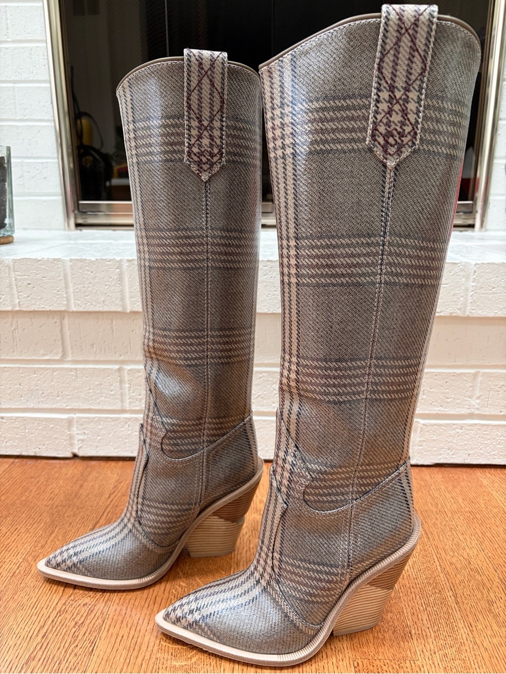 Fendi Prince of Wales coated leather western tall boots, 36, like new - Picture 4 of 16